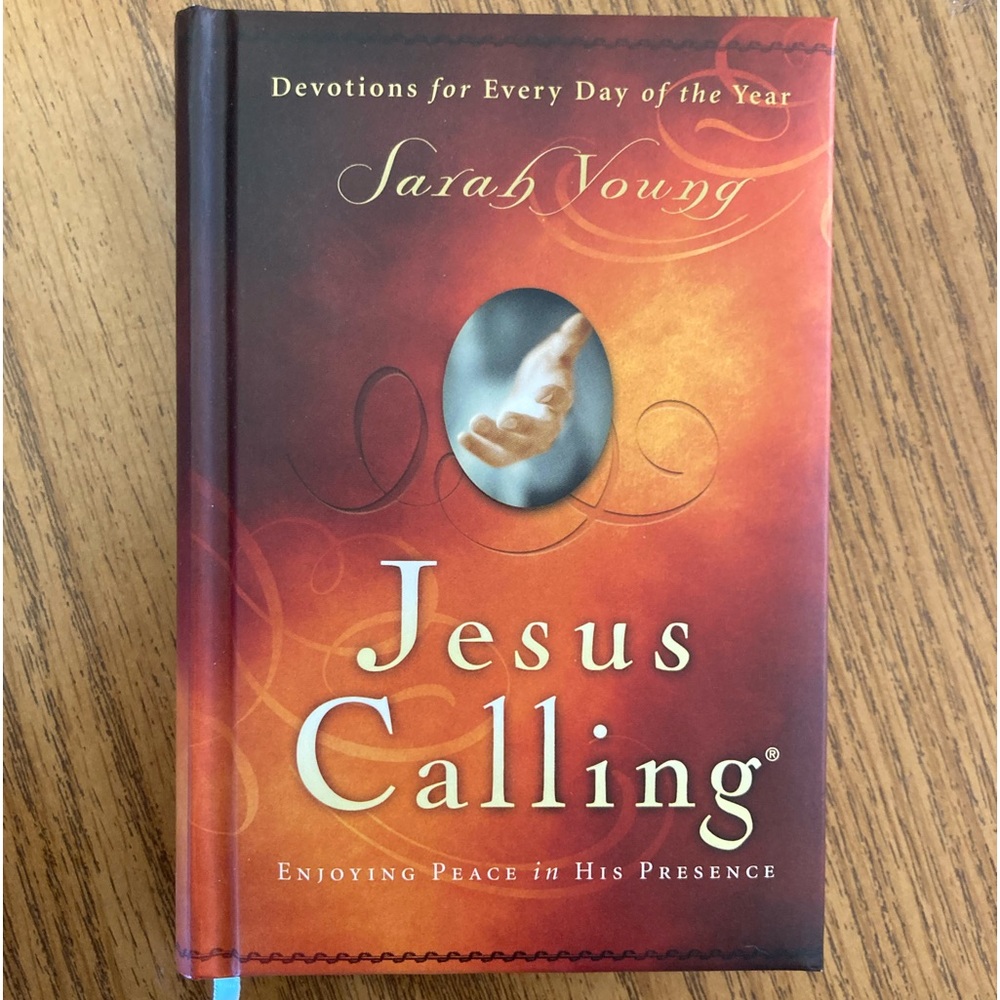 SOLD: ⭐️3/$10: Daily Devotions Book!!